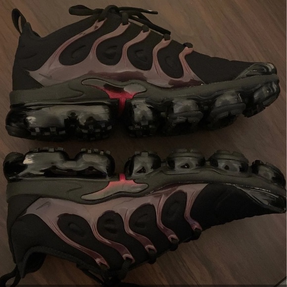 Nike Air Vapormax plus Black Noble Red - Picture 2 of 7